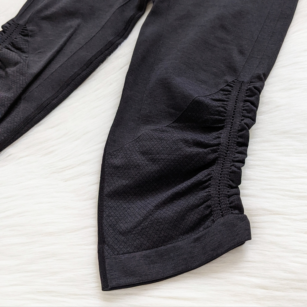 Lululemon In The Flow Crop II Heathered Deep Coal Leggings | Size 8 - Picture 7 of 14
